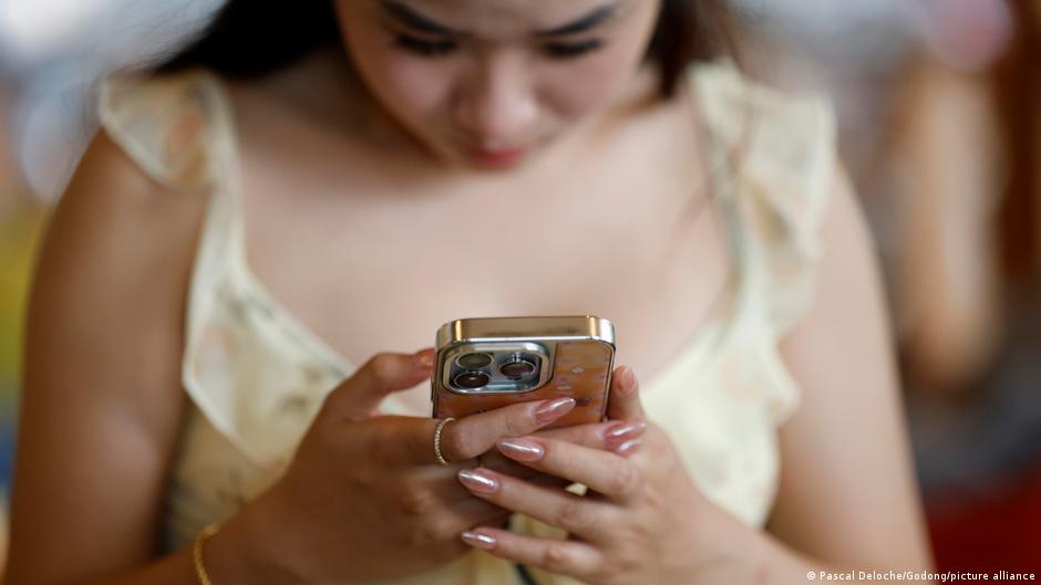 The Neurological Impact of Short-Form Video Content on Attention and Engagement